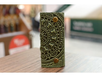 655 drzak na klic 4 s reliefem mandala kuze crazy horse smaragdova