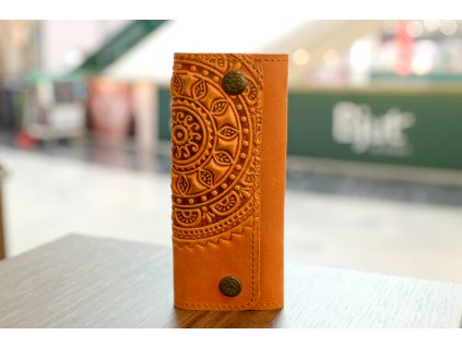 709 drzak na klic 6 s reliefem mandala kuze crazy horse oranzova