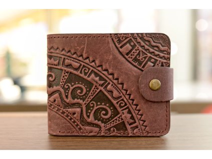 82 skladaci penezenka s reliefem hucul kuze crazy horse vinova