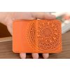 2290 7 organizator na karty id1 2 5 s reliefem mandala kuze crazy horse oranzova