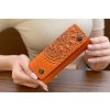 709 3 drzak na klic 6 s reliefem mandala kuze crazy horse oranzova