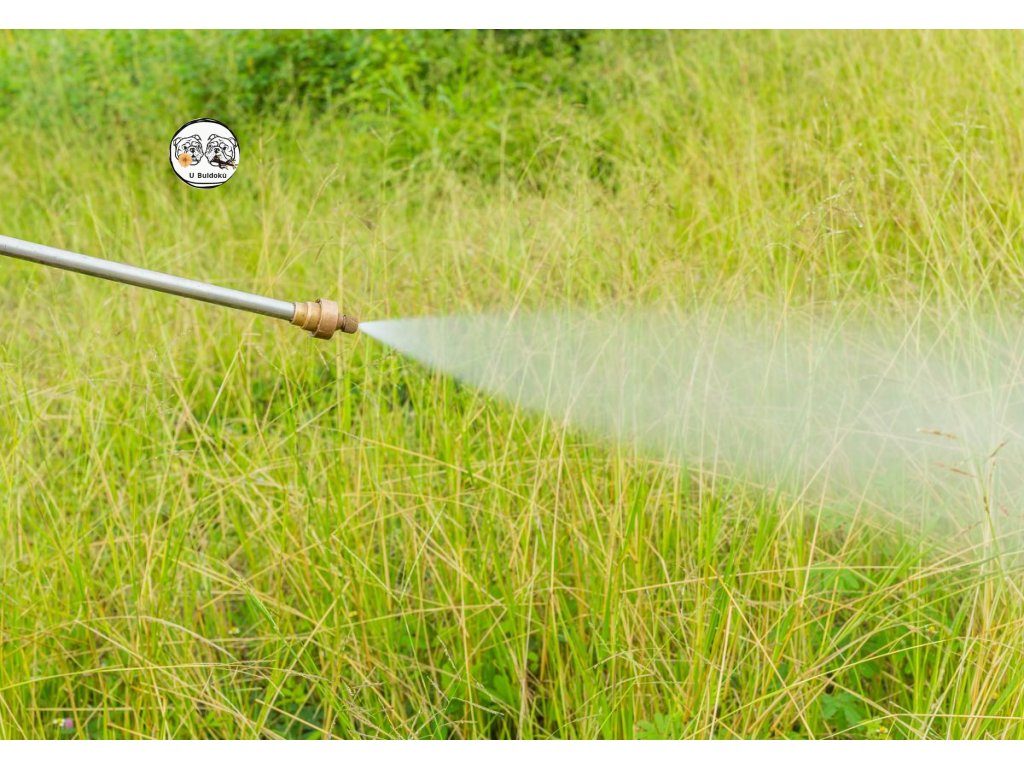Chemický postřik totálním herbicidem