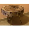 Noční stolek z masivu (buk) průměr 40cm a výška 40cm.