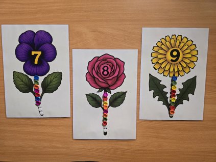 Knoflíkovaná s kytičkami