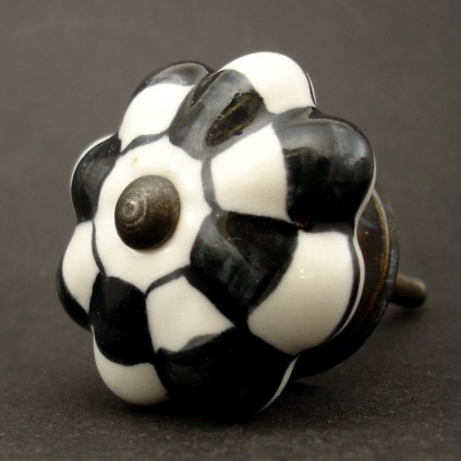 Keramická úchytka-Černá kostička