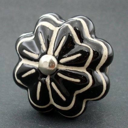 Keramická úchytka-Černý květ neglazovaný vzor