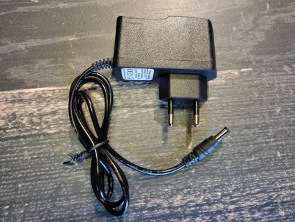 Adaptér 12V/1 A