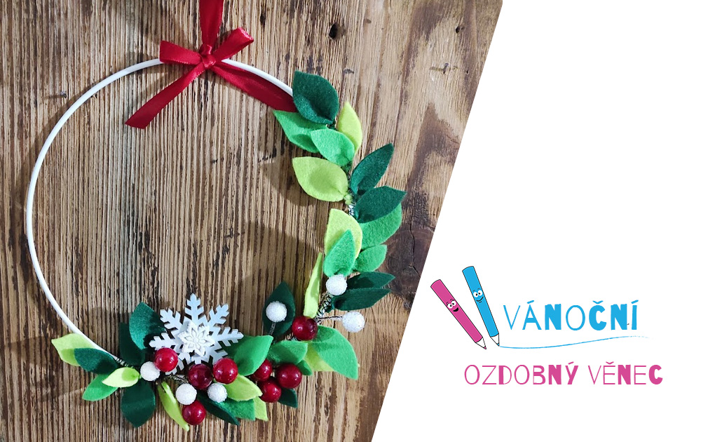 Vánoční ozdobný věnec k zavěšení