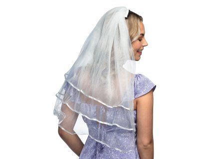 Bílý svatební závoj