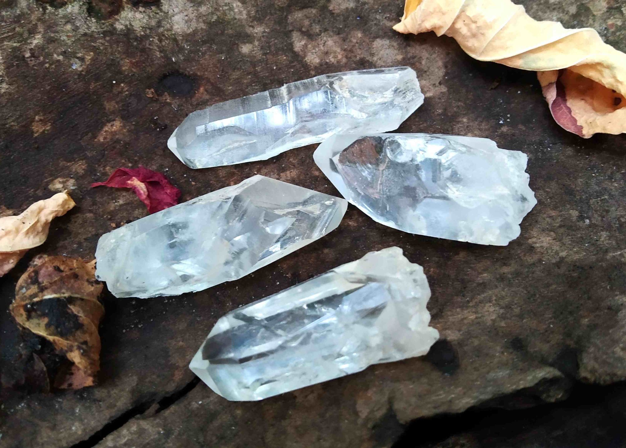 Zajímavý svět méně známých minerálů: Spinel, Lemurský křišťál a další poklady přírody