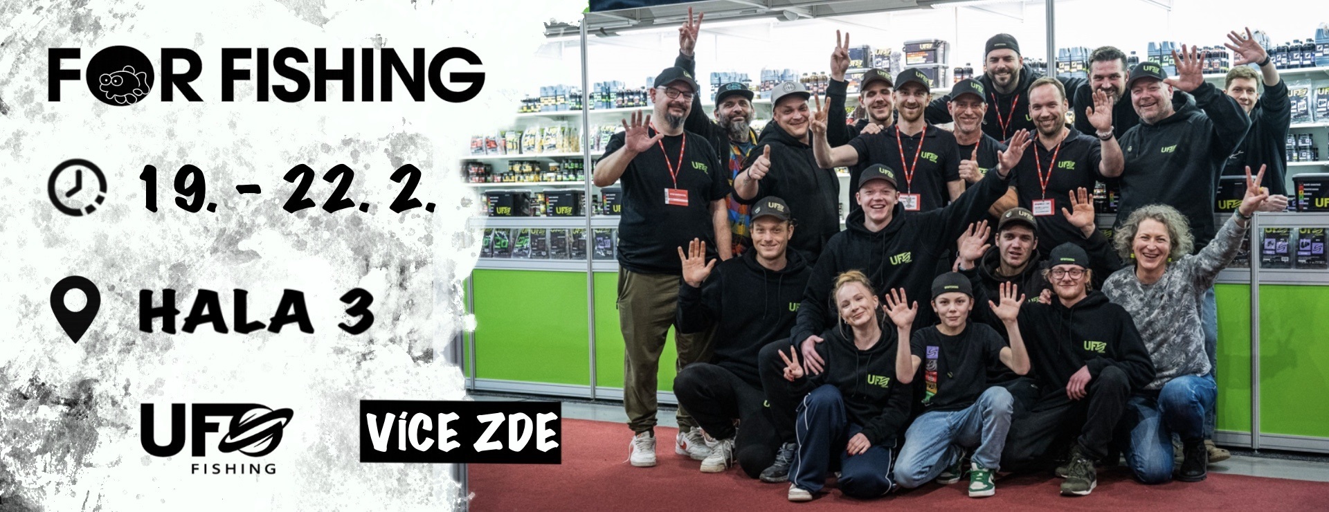 Skupina lidí před rybářským stánkem na veletrhu For Fishing