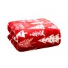 Stylová vánoční mikroplyšová deka CHRISTMAS TREES červená pro útulný domov