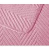 Světle růžový sametový přehoz na postel se vzorem ARROW VELVET (Dimenzije 200 x 220 cm)