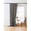 Světle šedý zatemňovací závěs VELVET 140x250 cm do moderního interiéru