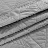 Elegantní přehoz LEAVES světle šedý s moderním listovým designem