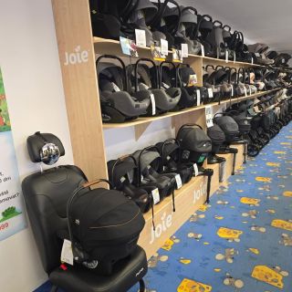Více než 100ks autosedaček vystaveno přímo na prodejně ‼️. Přijďte si vyzkoušet, rádi Vám poradíme 😉 . Autosedačku Vám...