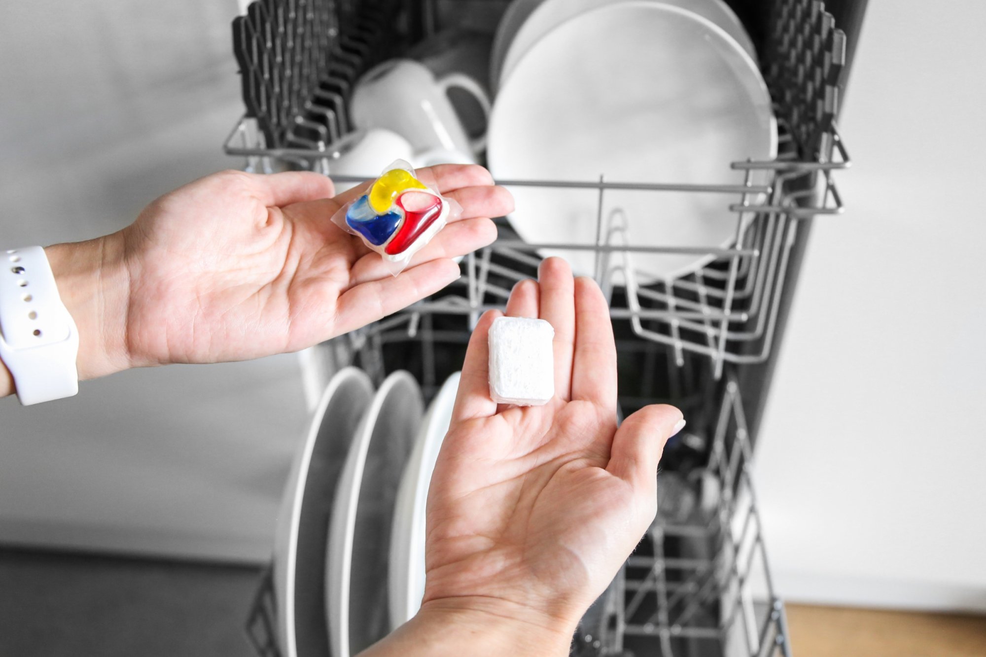 Jak vyrobit domácí tablety do myčky? Návod na šetrné tablety za pár korun