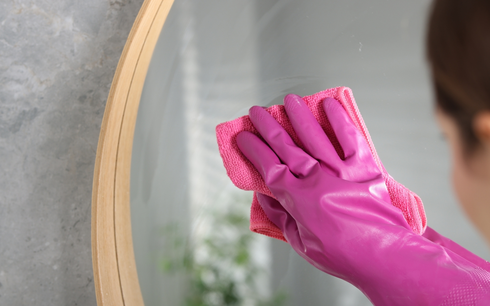 Jak jednoduše umýt a vyleštit zrcadlo