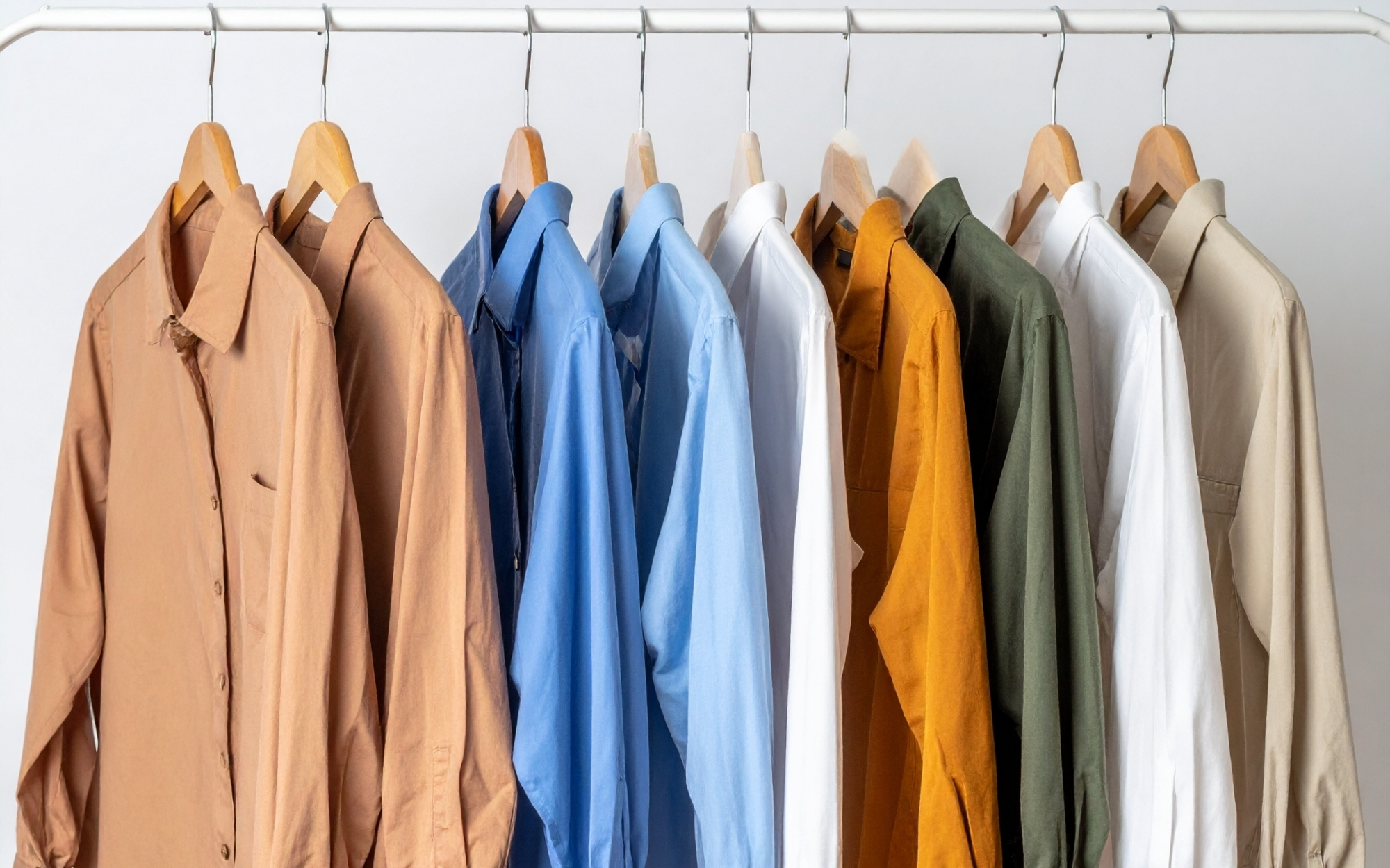 Košile jako nová: Jak košili správně vyprat, vyžehlit a vybělit?