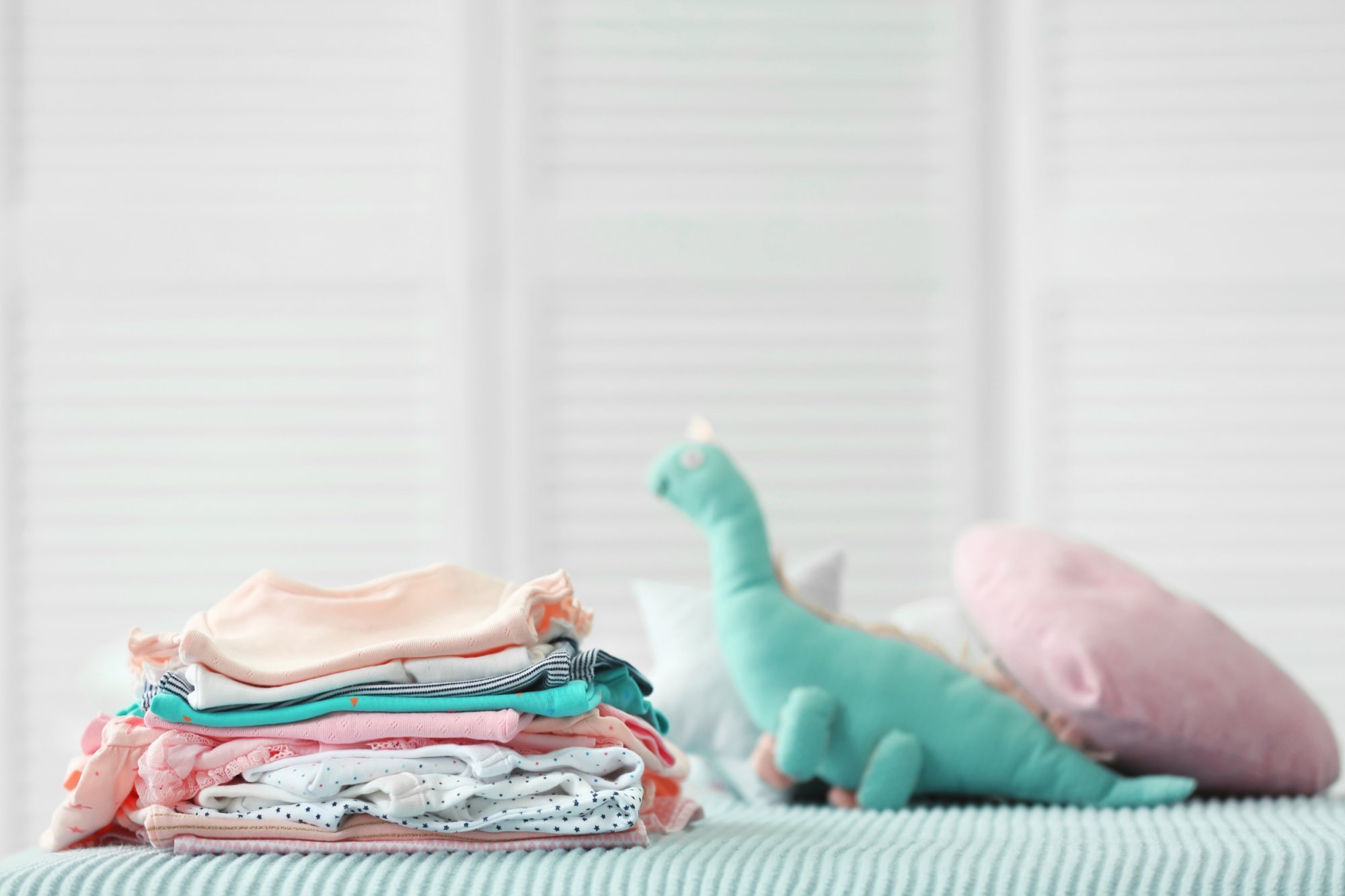 7 zásad, jak prát a žehlit oblečení pro novorozence