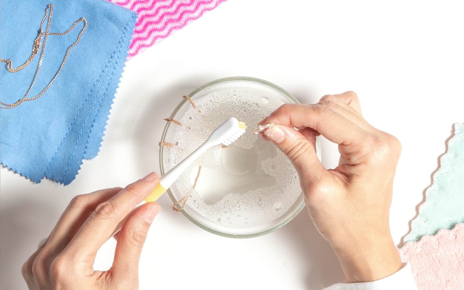 Jak vyčistit bižuterii: Osvědčený návod
