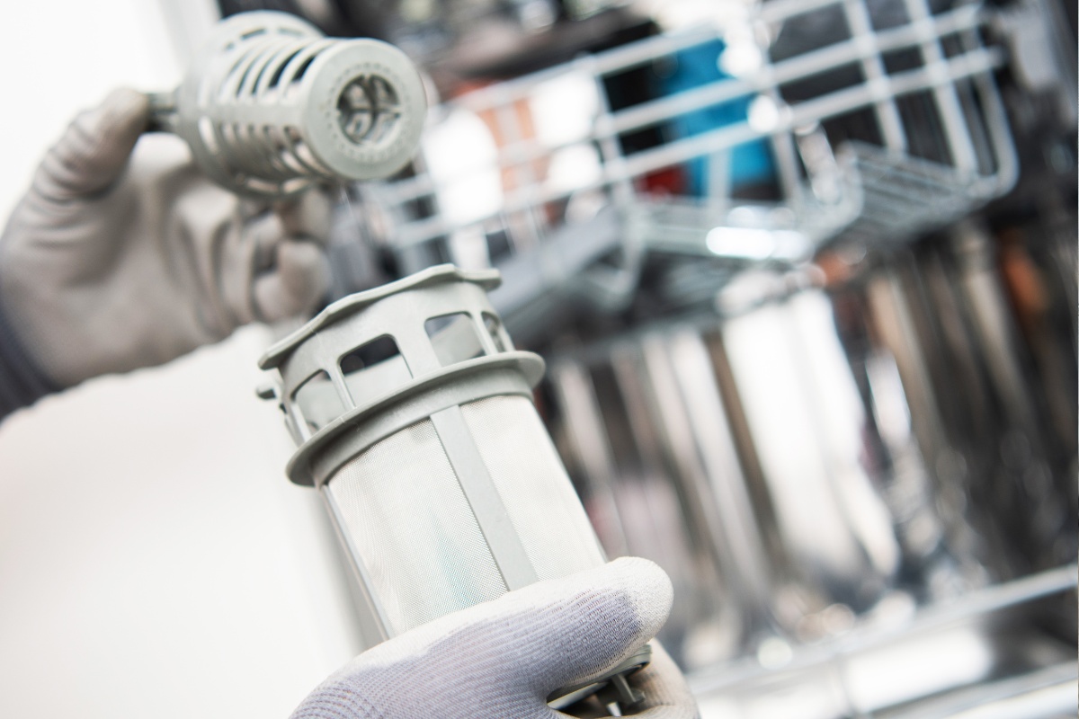 Jak vyčistit filtr myčky od nečistot během pár minut