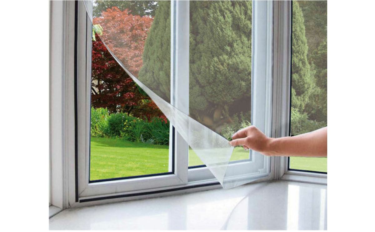 Pravý čas pre okennú sieť proti hmyzu