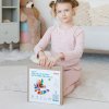 Montessori dřevěná hračka „Small Peg Dolls with Hats and Balls‟
