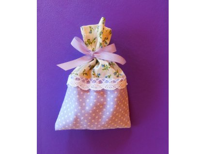 levandulový sáček kombinace 1 s bílou krajkou