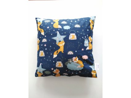 povlak na polštář spící liška