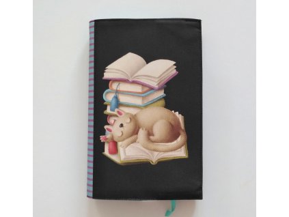 obal na knihy kočka a knihy