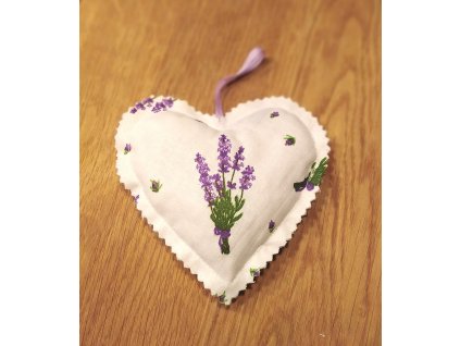 levandulové srdce svazky levandulí