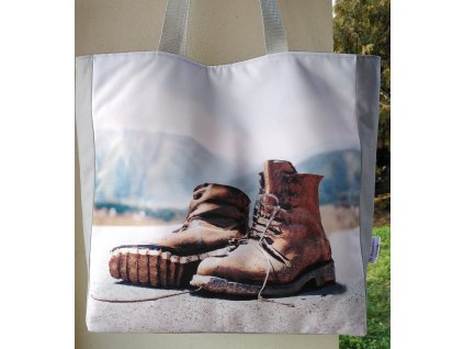 taška přes rameno trampské boty