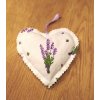 levandulové srdce svazky levandulí