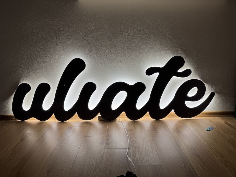 logo-nad-predajnou-uliate