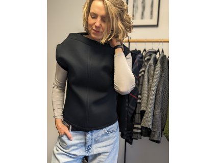 PXL 20251202 084518474.PORTRAIT