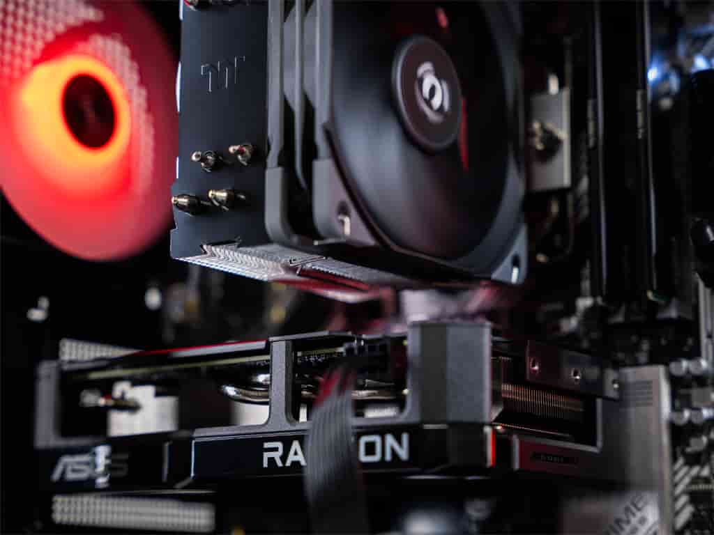 Aurora XR herní počítač do 30 000 Kč s Ryzen 7 a RTX 5060