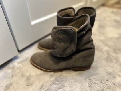 Dámské vyšší kožené boty ARMANI JEANS vel. 38