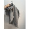 Dámská šedá šála s perlami