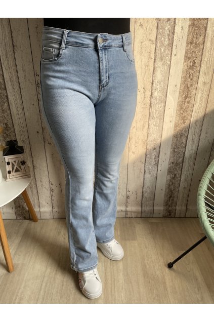 Světle modré jeans, rozšířené nohavice