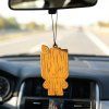 Dřevěná vůně do auta Caesar – závěsná, přírodní design