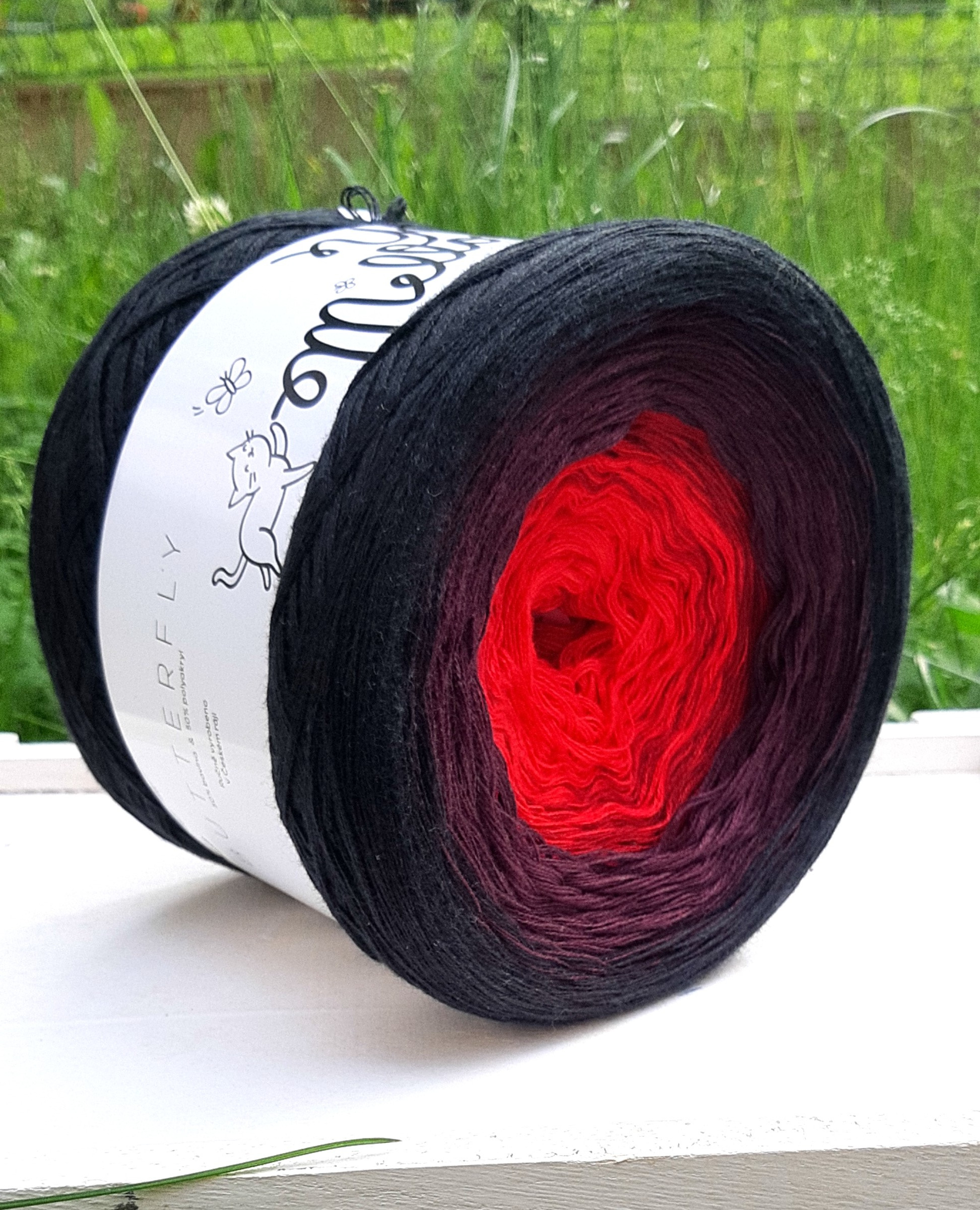 YARNMELLOW Butterfly - 1500 m / 270 g 2. barva: Vášeň, 4. číslo barvy: 12