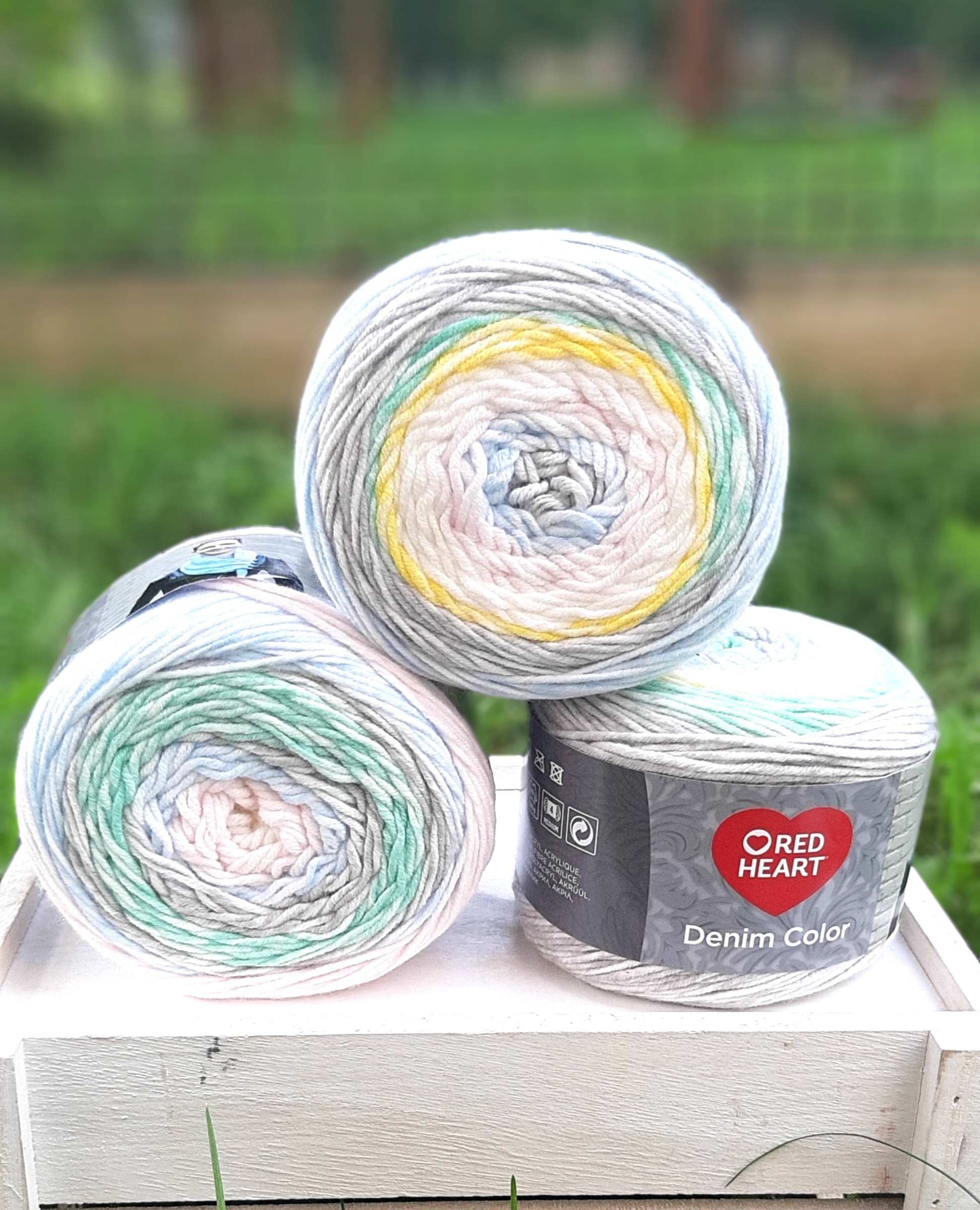 RED HEART Denim Color - 340 m / 150 g 4. číslo barvy: 03