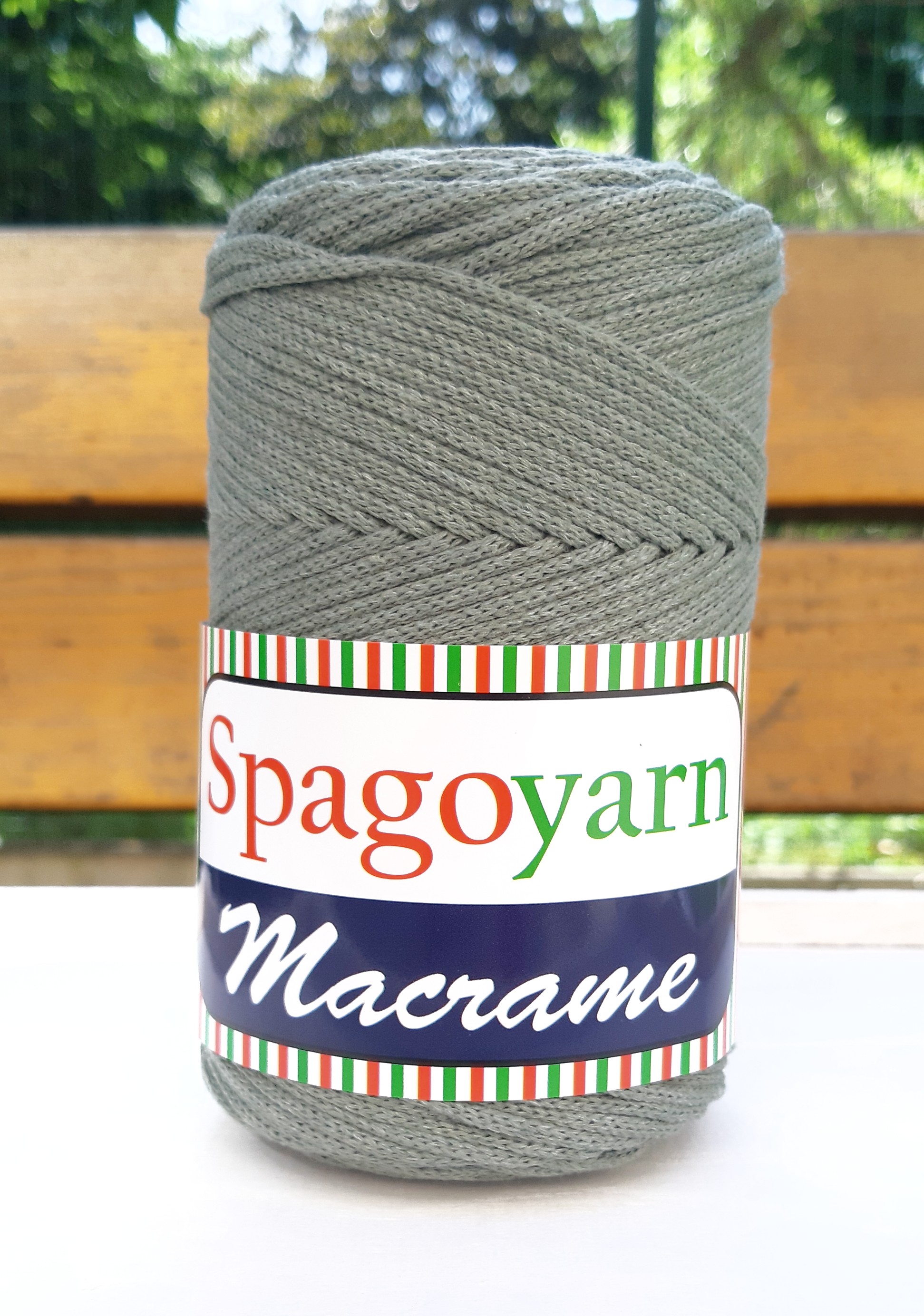 Macrame Spago Yarn - 225 m / 250 g 2. barva: šalvějová stříbrná, 4. číslo barvy: 134