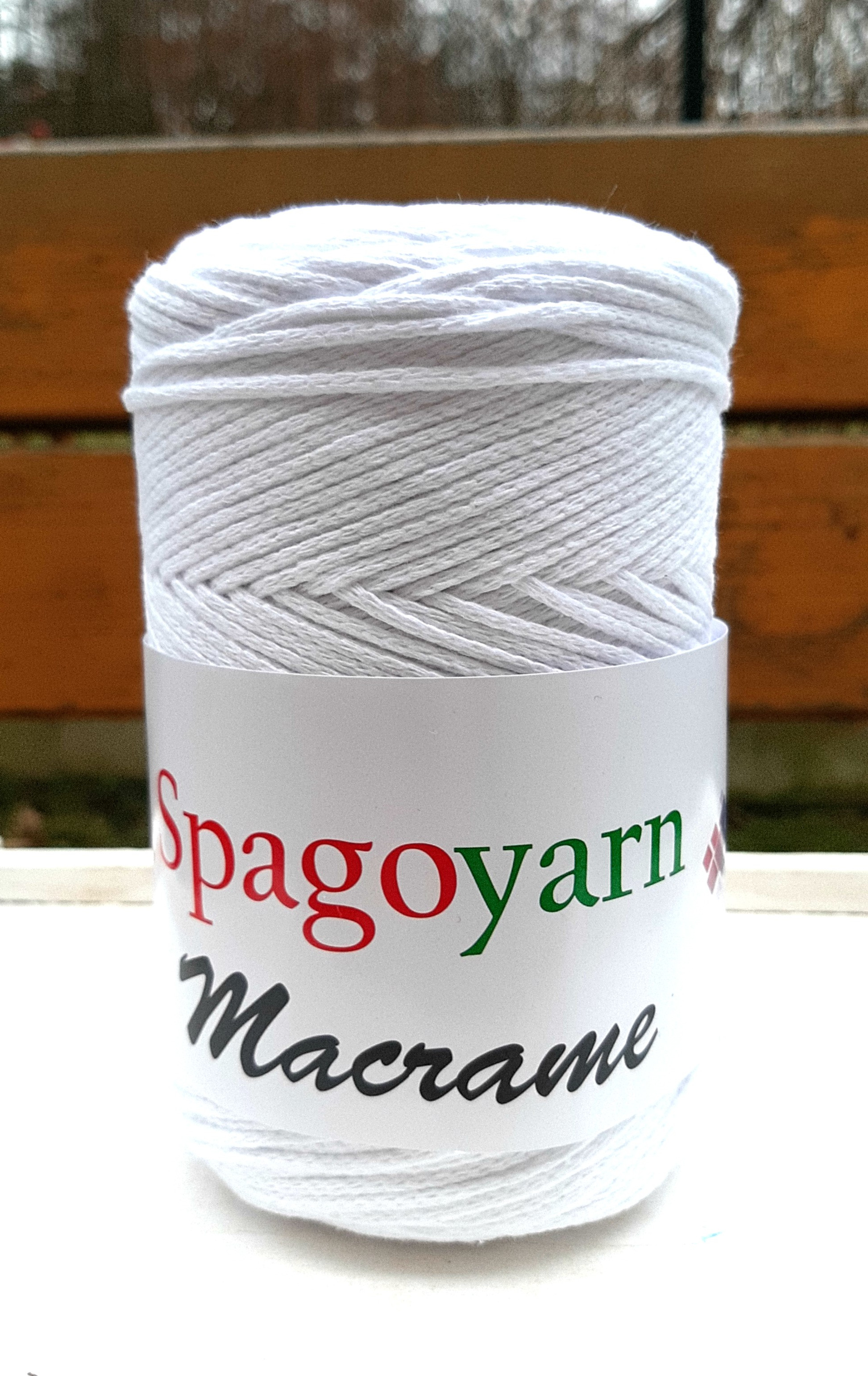 Macrame Spago Yarn - 225 m / 250 g 2. barva: sněhově bílá, 4. číslo barvy: 101