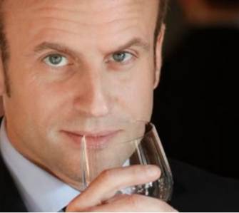 Prezident Macron potěšil vinaře