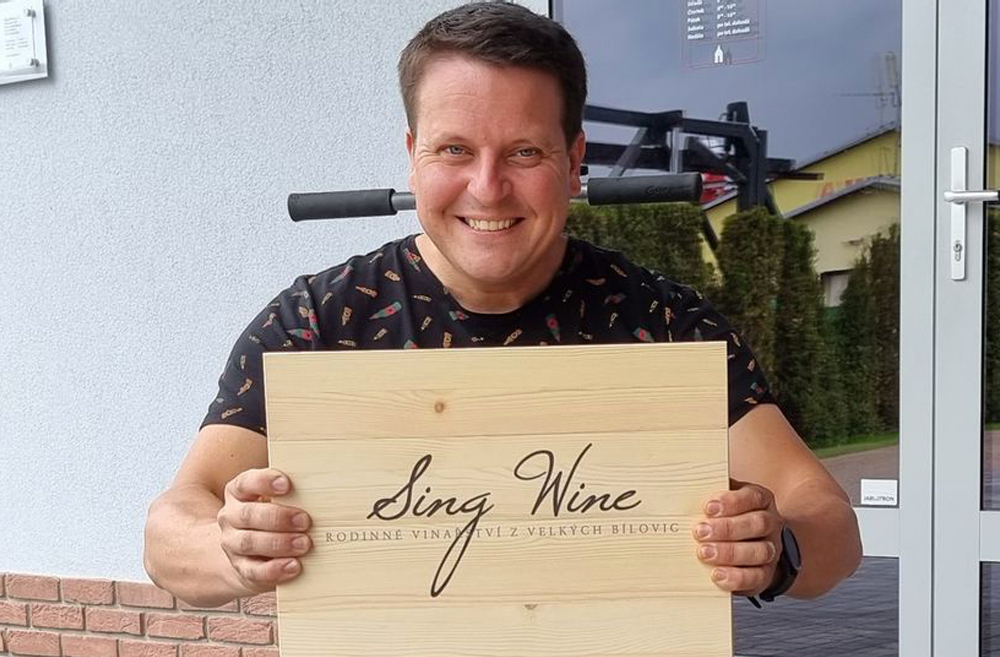 SOUTĚŽ O BEDNU PLNOU VÍNA