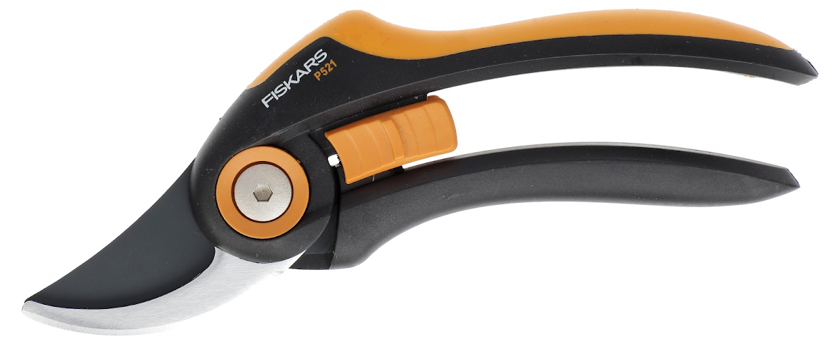 Nůžky FISKARS PLUS P521 ruční dvousečné 1057167 10165