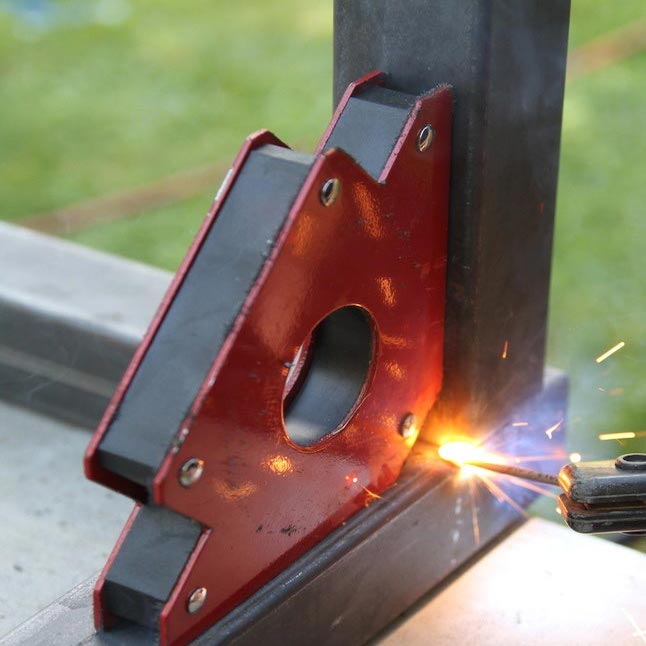 Siła magnetyczna pomaga