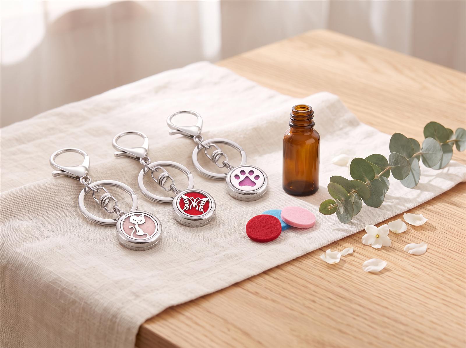 Klíčenky na aromatické oleje ZVÍŘECÍ MOTIV – Kočka, Motýl, Tlapka